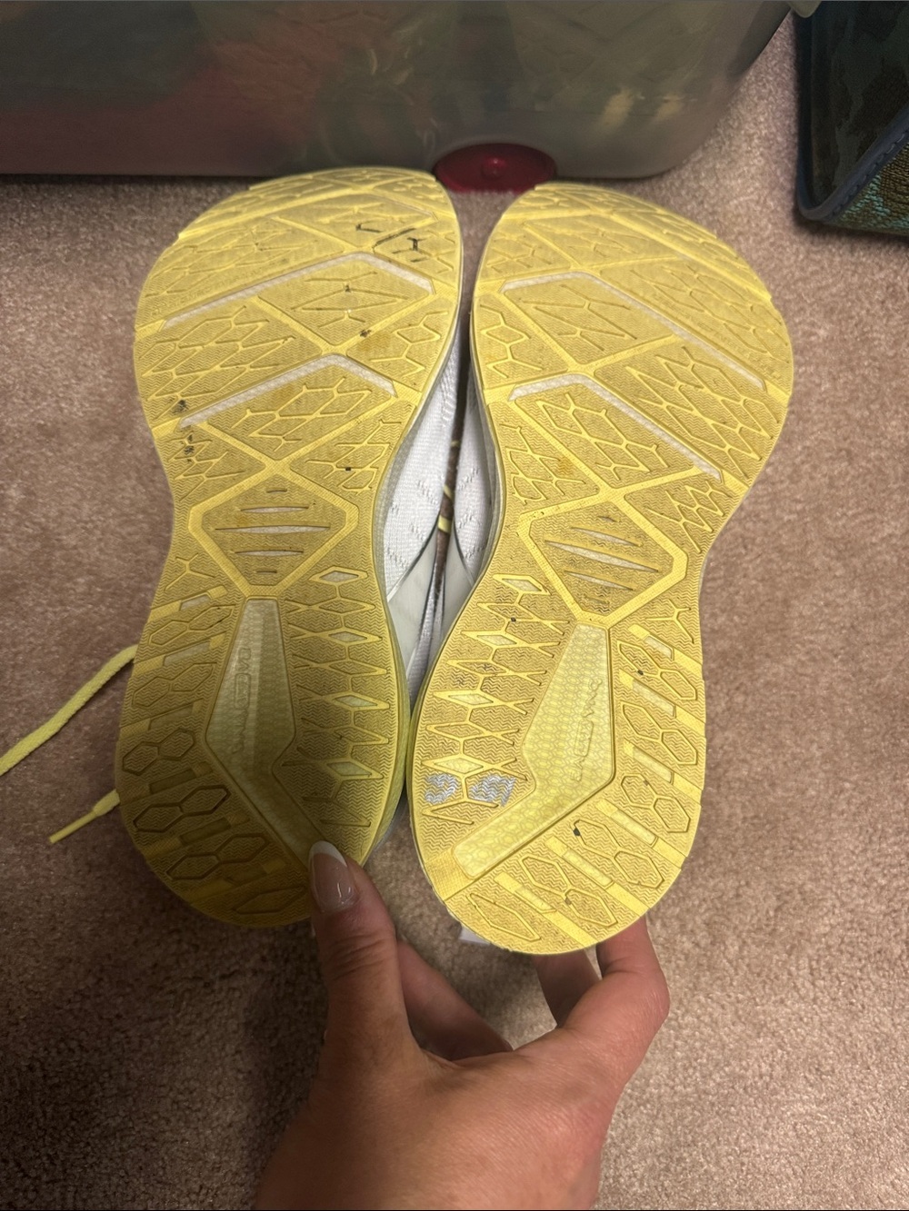 Women’s Size 9.5 Brooks White & Yellow Athletic Shoes - Picture 14 of 16